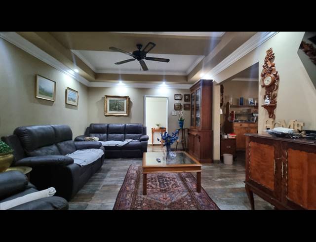 3 BEDROOM HOUSE RENTED IN VILLIERIA